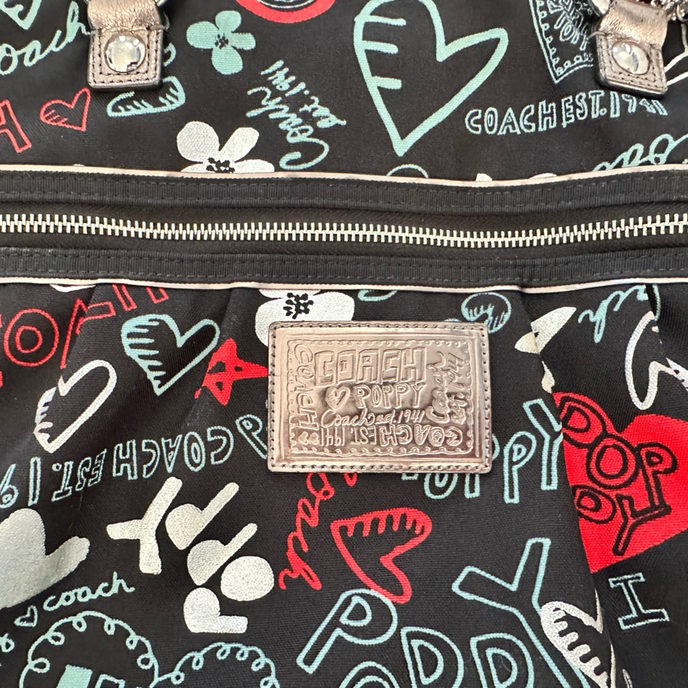 Coach signature POPPY Rare Graffiti Heart Tote vgc - Picture 2 of 11